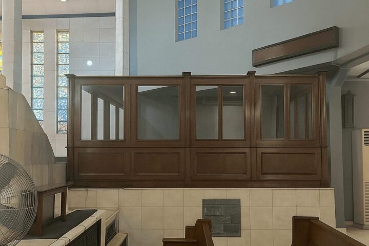 The cubicle built to house the Grand Opera Pipe Organ