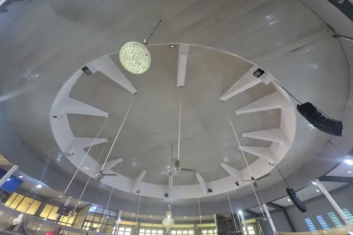 A second view of the Cathedral ceiling and supporting beams